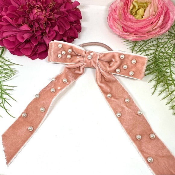 Accessories - NEW⚜️Velvet Bow Pearl Embellished Hairtie